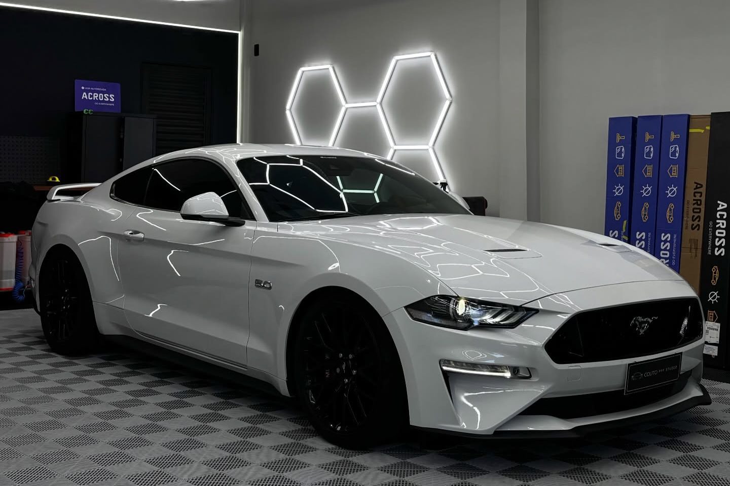 Ford Mustang no estúdio